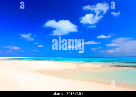 Plage d'Hatenohama et nuages fleudis Banque D'Images