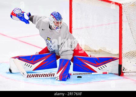 Riga, Lettonie. 12th mai 2023. Session d'entraînement de l'équipe de hockey tchèque avant les Championnats du monde 2023 Match Groupe B contre la Slovaquie à Riga, Lettonie, 12 mai 2023. Photo du gardien de but tchèque Karel Vejmelka. Crédit : David Tanecek/CTK photo/Alay Live News Banque D'Images