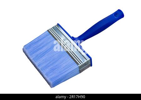 Grand pinceau isolés avec des poils en nylon sur un fond blanc. Utilisé pour la peinture acrylique pour l'intérieur et l'extérieur des murs autour de la maison. Banque D'Images