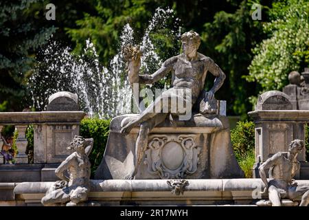 Statue au château de Peles en Roumanie Banque D'Images