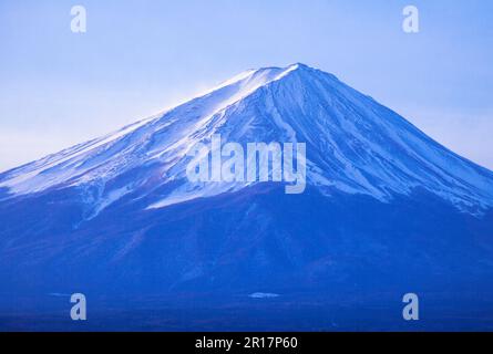 Mont Fuji vue depuis le lac Kawaguchi Banque D'Images