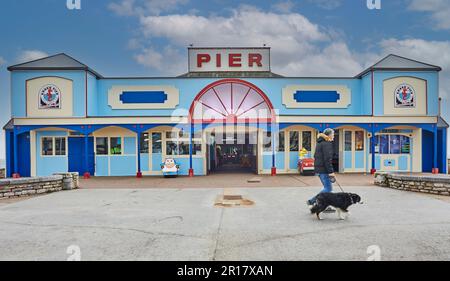 Le Grand Pier sur le front de mer à Teignmouth, Devon, Grande-Bretagne. Banque D'Images