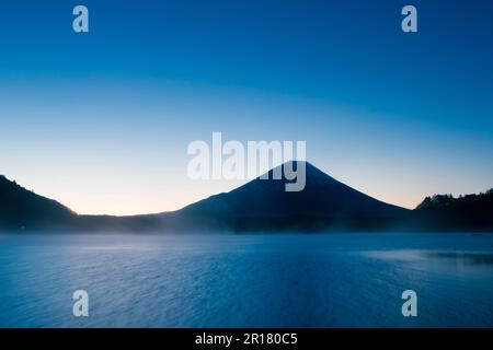 Fuji depuis le lac Shoji Banque D'Images