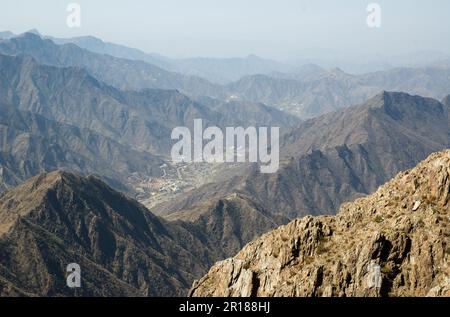 Chaîne de montagnes ASiR dans le sud-ouest de l'Arabie Saoudite Banque D'Images