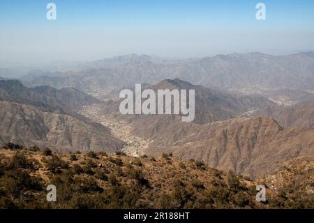 Chaîne de montagnes ASiR dans le sud-ouest de l'Arabie Saoudite Banque D'Images