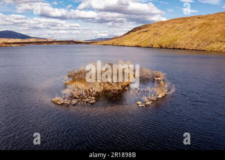 Vue aérienne de l'île Lough Anna - Comté de Donegal, Irlande. Banque D'Images