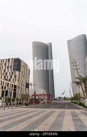 Le complexe Lusail Plaza Towers ou Lusail Plaza est constitué de quatre tours de bureaux sur la Plaza Al sa'ad, commercial Boulevard, Lusail, Qatar. Banque D'Images