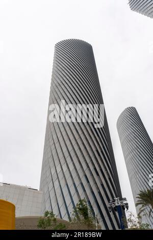 Le complexe Lusail Plaza Towers ou Lusail Plaza est constitué de quatre tours de bureaux sur la Plaza Al sa'ad, commercial Boulevard, Lusail, Qatar. Banque D'Images