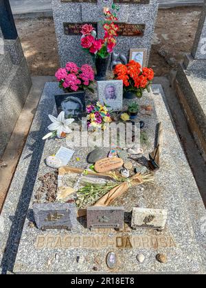 Sète, France - 04 23 2023 : vue sur la tombe de George Brassens dans le cimetière du Py Banque D'Images