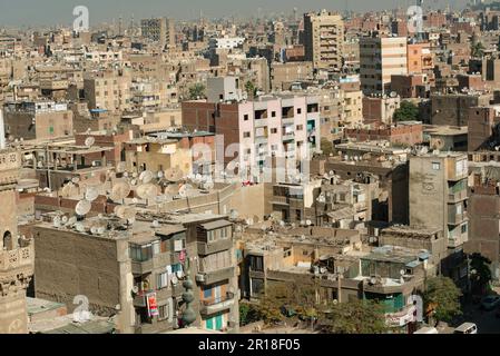 Le Caire, Égypte. 29th novembre 2022. Vue sur le Caire, la capitale densément peuplée de l'Égypte. Le Caire, la capitale tentaculaire de l'Égypte, située sur les rives du Nil, connue en arabe sous le nom d'Al Qahirah, signifie que « le vainqueur » est une mégapole sans cesse croissante avec une population de plus de 20 millions d'habitants. (Photo de John Wreford/SOPA Images/Sipa USA) crédit: SIPA USA/Alay Live News Banque D'Images