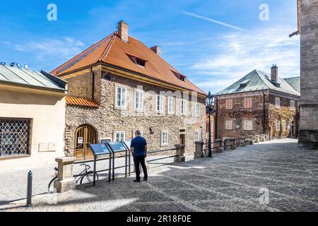 Budova arciděkanství, Kostel a zvonice sv. Bartloměje (Petr Parléř, gotika, národní kulturní památka), Kolín, Středočeský kraj, Česká republika / goth Banque D'Images