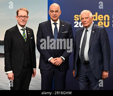 Stockholm, Suède. 12th mai 2023. STOCKHOLM 20230512 Josep Borrell Fontelles, Haut Représentant de l'Union pour les affaires étrangères et la politique de sécurité, Vice-Président de la Commission, et Tobias Billström, Ministre des affaires étrangères de la Suède, accueillent Nikolaos Dendias, Ministre des affaires étrangères, La Grèce, en liaison avec les ministres des Affaires étrangères de l'UE et les commissaires européens concernés, se sont réunis vendredi à Stockholm pour une réunion informelle. Photo: Jonas Ekcharge/TT/code 10030 crédit: TT News Agency/Alay Live News Banque D'Images