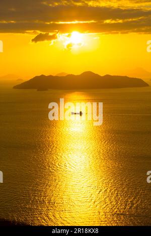 Lever de soleil sur la mer intérieure de Seuto Banque D'Images