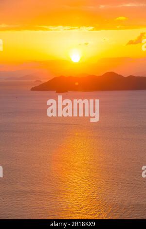 Lever de soleil sur la mer intérieure de Seuto Banque D'Images