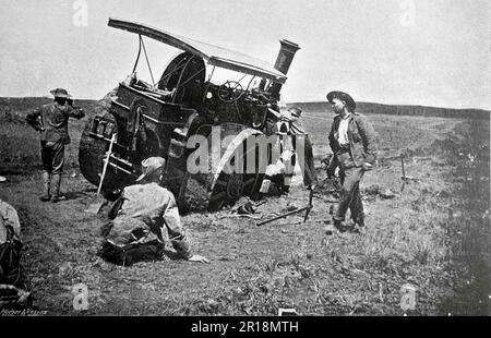 La guerre des Boers, également connue sous le nom de Seconde Guerre des Boers, la guerre sud-africaine et la guerre des Anglo-Boers. Cette image montre: Camp de Chieveley après une tempête, montrant une machine à vapeur partiellement submergée dans la boue. Photo originale de “Marine et Armée”, c1899. Banque D'Images