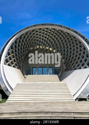 Abstrait futuriste salle de musique et d'exposition du studio d'architecture italien Fuksas, Tbilissi, Georgiaa 17 avril 2019. Banque D'Images