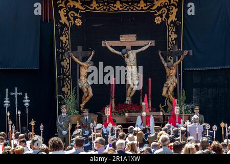 Des statues d'un Jésus crucifié se sont rassemblées sur la Plaza Mayor pendant le Santa Semana à Valladolid, en Espagne Banque D'Images