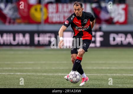 Den Bosch, pays-Bas. 12th mai 2023. DEN Bosch, PAYS-BAS - MAI 12 : Ilias Alhaft du FC Almere passe le ballon lors du match Keuken Kampioen Divisiie entre le FC Den Bosch et le FC Almere City au Stadion de Vliert on 12 mai 2023 à Den Bosch, pays-Bas (photo de Ben gal/ Orange Pictures) crédit : Orange pics BV/Alay Live News Banque D'Images