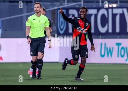 Den Bosch, pays-Bas. 12th mai 2023. DEN Bosch, PAYS-BAS - MAI 12 : Hamdi Akujobi du FC Almere célèbre son but lors du match Keuken Kampioen Divie entre le FC Den Bosch et le FC Almere City au Stadion de Vliert on 12 mai 2023 à Den Bosch, pays-Bas (photo de Ben gal/ Orange Pictures) crédit : Orange pics BV/Alay Live News Banque D'Images