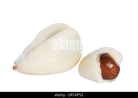 Fruit de serpent Salak isolé sur fond blanc avec chemin d'écrêtage et profondeur de champ complète Banque D'Images