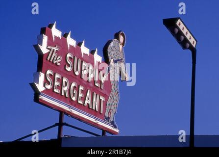 Panneau pour le Sergent d'approvisionnement, un magasin de surplus de l'armée sur Hollywood Boulevard, Los Angeles, CA Banque D'Images