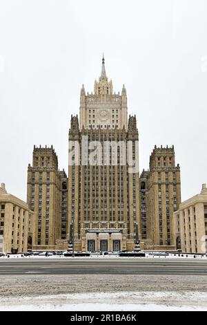 Moscou, Russie - 22 janvier 2022 : Ministère des affaires étrangères de la Fédération de Russie sur la place Smolenskaya Moscou, Russie. Banque D'Images
