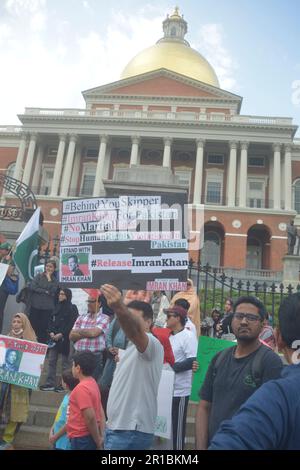 Boston, Massachusetts, États-Unis. 11th mai 2024. Les Pakistanais-Américains et leurs amis tiennent une manifestation au sujet de l'arrestation d'Imran Khan, l'ancien Premier ministre du Pakistan. (Credit image: © Kenneth Martin/ZUMA Press Wire) USAGE ÉDITORIAL SEULEMENT! Non destiné À un usage commercial ! Banque D'Images