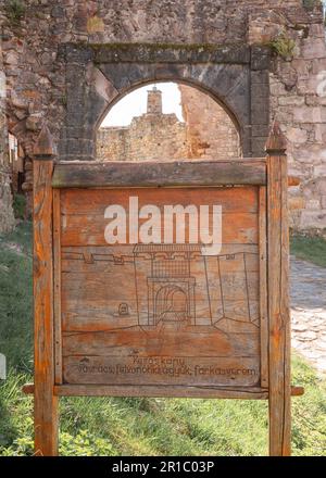 Ruines du fort de Nograd dans le nord de la Hongrie. Ruines historiques près de la frontière de slovakina, à côté de la ville de Nograd. Célèbre attraction touristique ce que visitable FO Banque D'Images