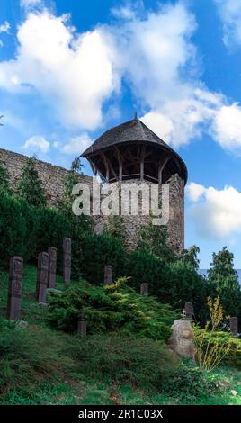 Ruines du fort de Nograd dans le nord de la Hongrie. Ruines historiques près de la frontière de slovakina, à côté de la ville de Nograd. Célèbre attraction touristique ce que visitable FO Banque D'Images