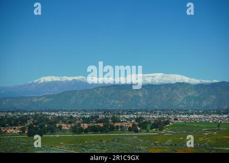 Montagne enneigée dans le sud de la Californie Banque D'Images