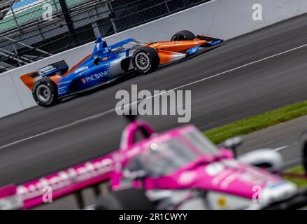 Indianapolis, INDIANA, États-Unis. 12th mai 2023. 12 mai 2023-Indianapolis, IN : SCOTT DIXON (9), d'Auckland, Nouvelle-Zélande, se déplace dans les virages lors d'un entraînement pour le Grand Prix GMR au circuit automobile d'Indianapolis, à Indianapolis, IN. (Credit image: © Walter G. Arce Sr./ZUMA Press Wire) USAGE ÉDITORIAL SEULEMENT! Non destiné À un usage commercial ! Banque D'Images