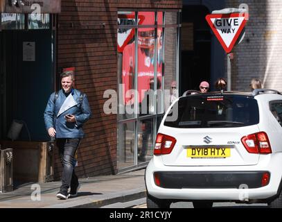 Liverpool, Royaume-Uni. 13th mai 2023. Le groupe croate Lay 3 quitte l'hôtel Novotel et va à la Bank Arena pour le retour avant la dernière nuit à l'Eurovision à Liverpool, Croatie sur 13. Mai 2023. Photo: Sanjin Strukic/PIXSELL crédit: Pixsell/Alay Live News Banque D'Images