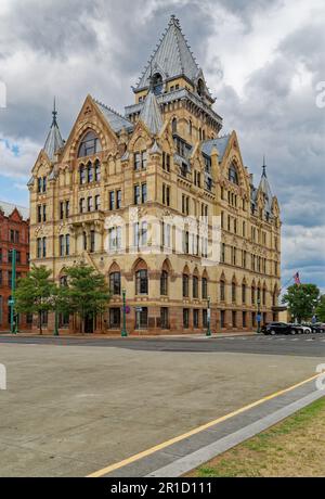 Bank of America occupe maintenant le bâtiment en grès de la Syracuse Savings Bank Building à Clinton Square, ancien chemin du canal Érié. Banque D'Images