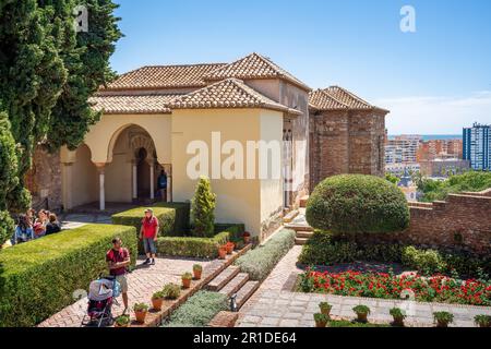 Patio de los Surtidores Cour avec Taifa et palais Nasrid - Malaga, Andalousie, Espagne Banque D'Images