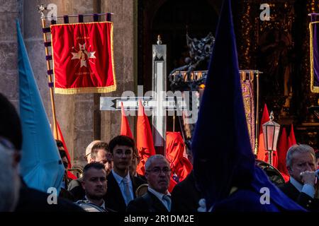 Membres de l'Hermandad del Santo Cristo de los Artilleros lors d'une procession Semana Santa à Valladolid, Espagne Banque D'Images