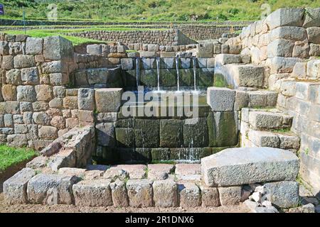 Fontaine Inca bien conservée à Tipo, sites historiques du génie civil dans la Vallée Sacrée de l'Inca, Cuzco, Pérou, Amérique du Sud Banque D'Images