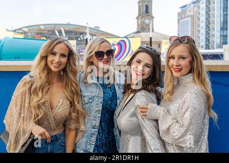 Newcastle upon Tyne, Royaume-Uni. 13 mai 2023. Eurovision 2023 final party commence dans la ville avec un grand écran montrant l'événement. Crédit : Hazel Plater/Alamy Live News Banque D'Images