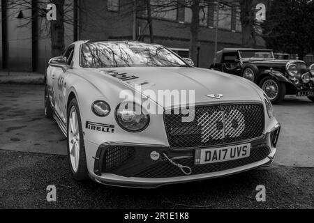 2017 Pikes Peak Bentley Continental GT ‘D Acior 17UVS’ en exposition au Scramble d’avril qui s’est tenu au Bicester Heritage Centre le 23 avril 2023. Banque D'Images