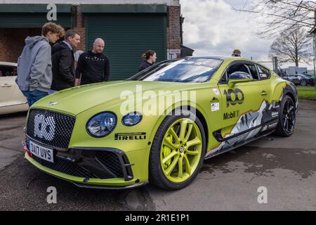 2017 Pikes Peak Bentley Continental GT ‘D Acior 17UVS’ en exposition au Scramble d’avril qui s’est tenu au Bicester Heritage Centre le 23 avril 2023. Banque D'Images