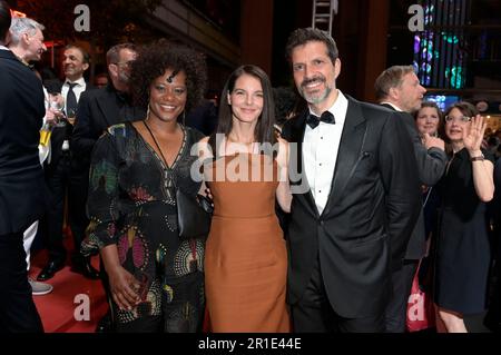 Denise m'Baye, Yvonne Catterfeld und Pasquale Alaardi BEI der 73. Verleihung des Deutschen Filmpreises 2023 im Theater am Potsdamer Platz. Berlin, 12.05.2023 Banque D'Images