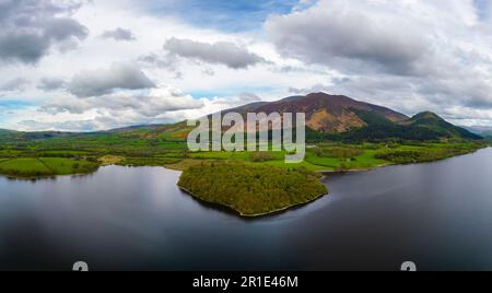 Une vue aérienne du lac Bassenthwaite dans le Lake District, Cumbria, Royaume-Uni Banque D'Images