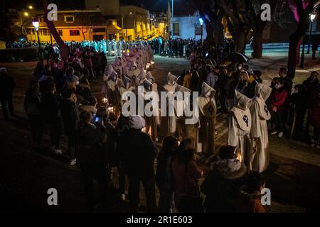 Membres de Hermandad del Santisimo Cristo del Espirituu Santo en procession pendant le Semana Santa, Zamora, Espagne Banque D'Images