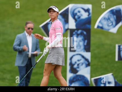 Clifton, NJ, États-Unis. 13th mai 2023. Lydia Ko remercie les fans lors du troisième tour à la Cognizant Founders Cup au Upper Montclair Country Club de Clifton, NJ Mike Langish/CSM/Alamy Live News Banque D'Images