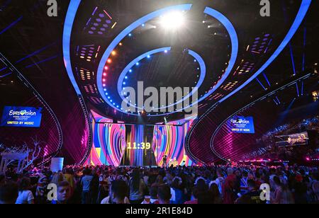 Liverpool, Royaume-Uni. 13th mai 2023. Vue de la scène avant la finale du concours Eurovision de la chanson (ESC) 67th à la M&S Bank Arena. Credit: Peter Kneffel/dpa/Alay Live News Banque D'Images