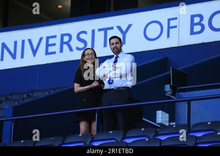 Sharon Brittan, propriétaire du Bolton Wanderers football Club, et Neil Hart, PDG lors du match de jeu de Sky Bet League 1 Bolton Wanderers vs Barnsley au stade de l'Université de Bolton, Bolton, Royaume-Uni, 13th mai 2023 (photo de Craig Anthony/News Images) Banque D'Images