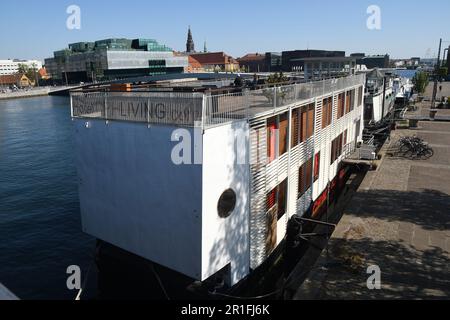 13 mai,2023/ CPH Hôtel vivant vue de la mariée de langro et de la bibliothèque royale de dimond noir et de l'aveu du canal de Copenhague capitale danoise Copenhague Danemark. (Photo.Francis Joseph Dean/Dean Pictures) Banque D'Images