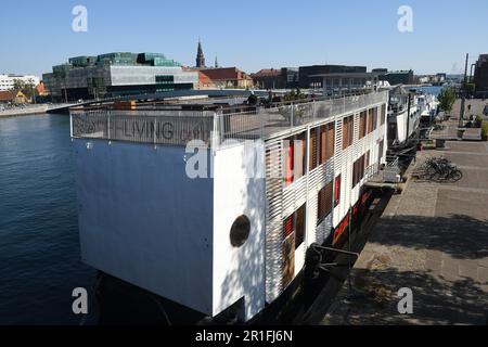 13 mai,2023/ CPH Hôtel vivant vue de la mariée de langro et de la bibliothèque royale de dimond noir et de l'aveu du canal de Copenhague capitale danoise Copenhague Danemark. (Photo.Francis Joseph Dean/Dean Pictures) Banque D'Images