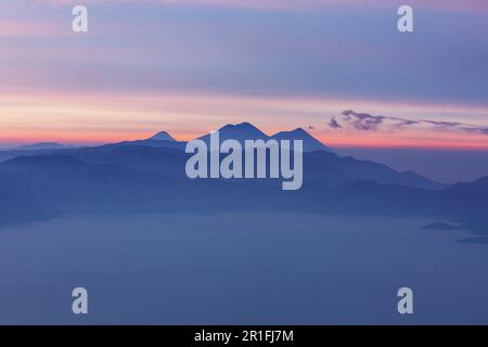 Beaux paysages de volcans au Guatemala, Amérique Centrale Banque D'Images