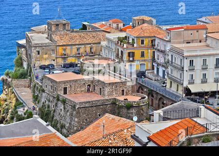 Architecture de Pizzo Calabro dans la province de Vibo Valentia, Calabre, Italie Banque D'Images