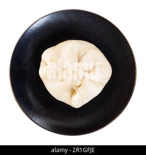 Vue ci-dessus du pain cuit à la vapeur Banh Bao sur plaque découpée sur fond blanc Banque D'Images